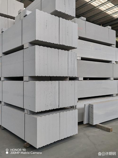在快速發展的國內建筑行業中，加氣混凝土砌塊的崛起與應用